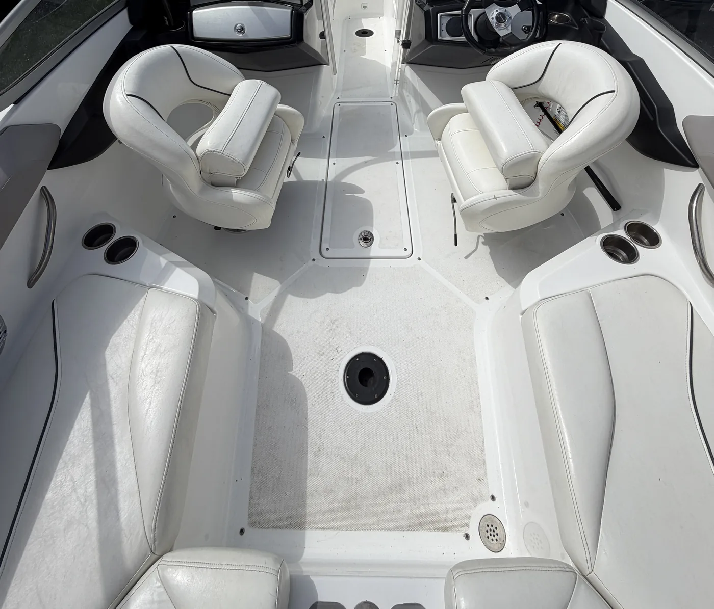 Sea-Doo 210 Challenger, 2010 before the flooring installation
